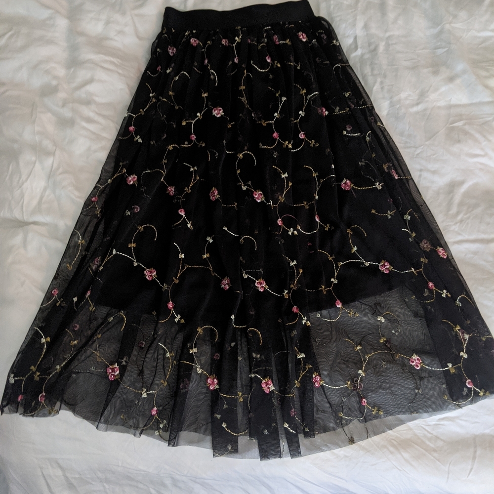 Francesca's Floral Black Tulle Floral Midi Skirt
